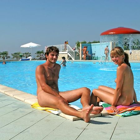 Easyatent Fkk Safari Tent Ulika Naturist - Clothes Free بوريتش المظهر الخارجي الصورة